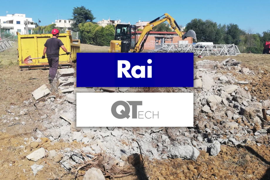 Logo Rai e logo QTech con traliccio su cielo azzurro